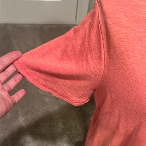 Jessica Simpson Peach V-Neck Short Sleeve Tee - Picture 3 of 6